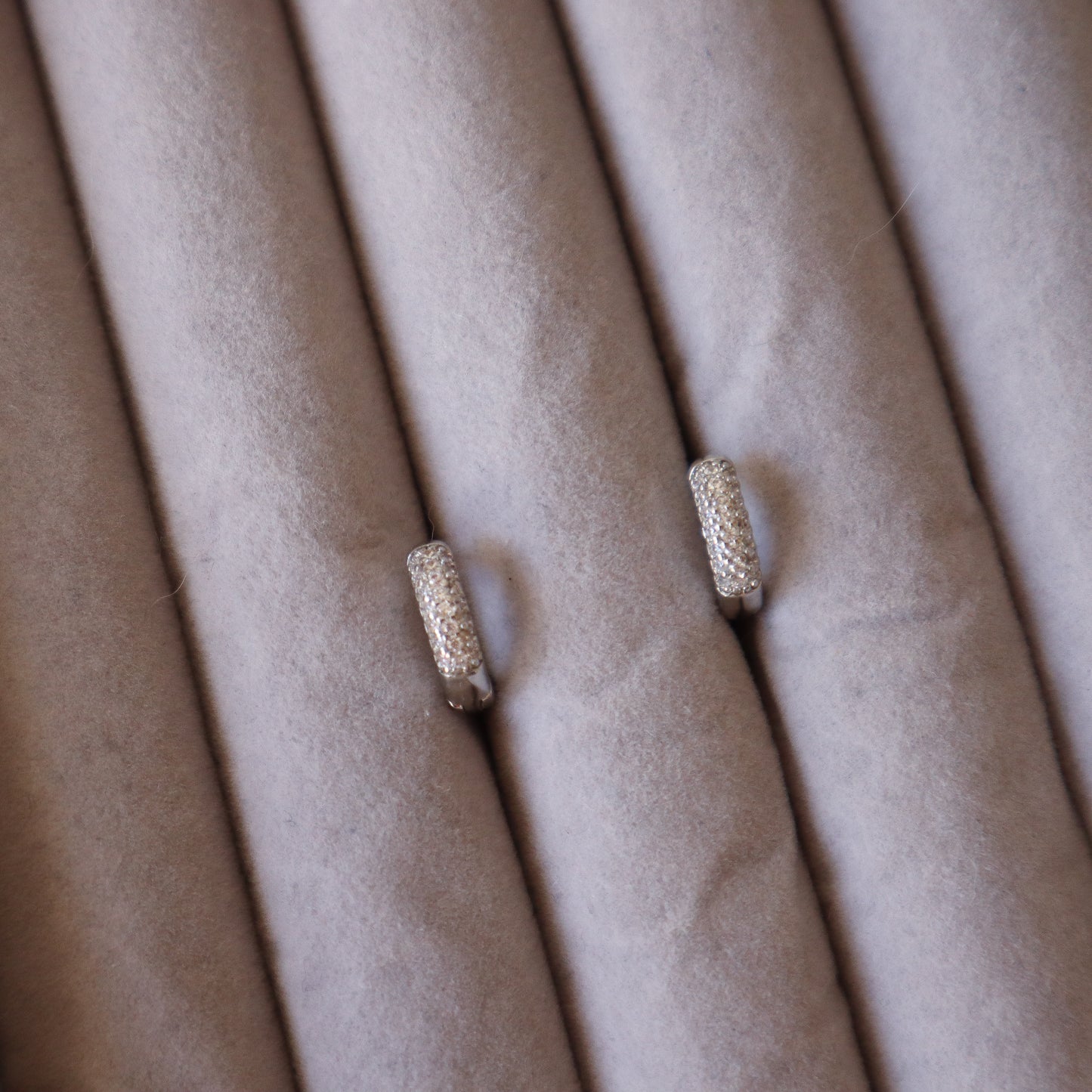 Argollas mini plateadas circon