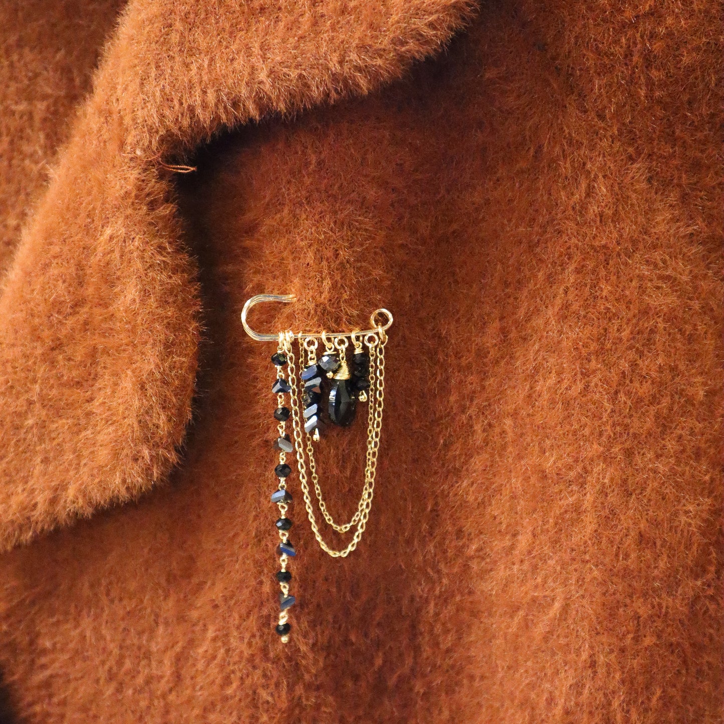 Broche Velour black