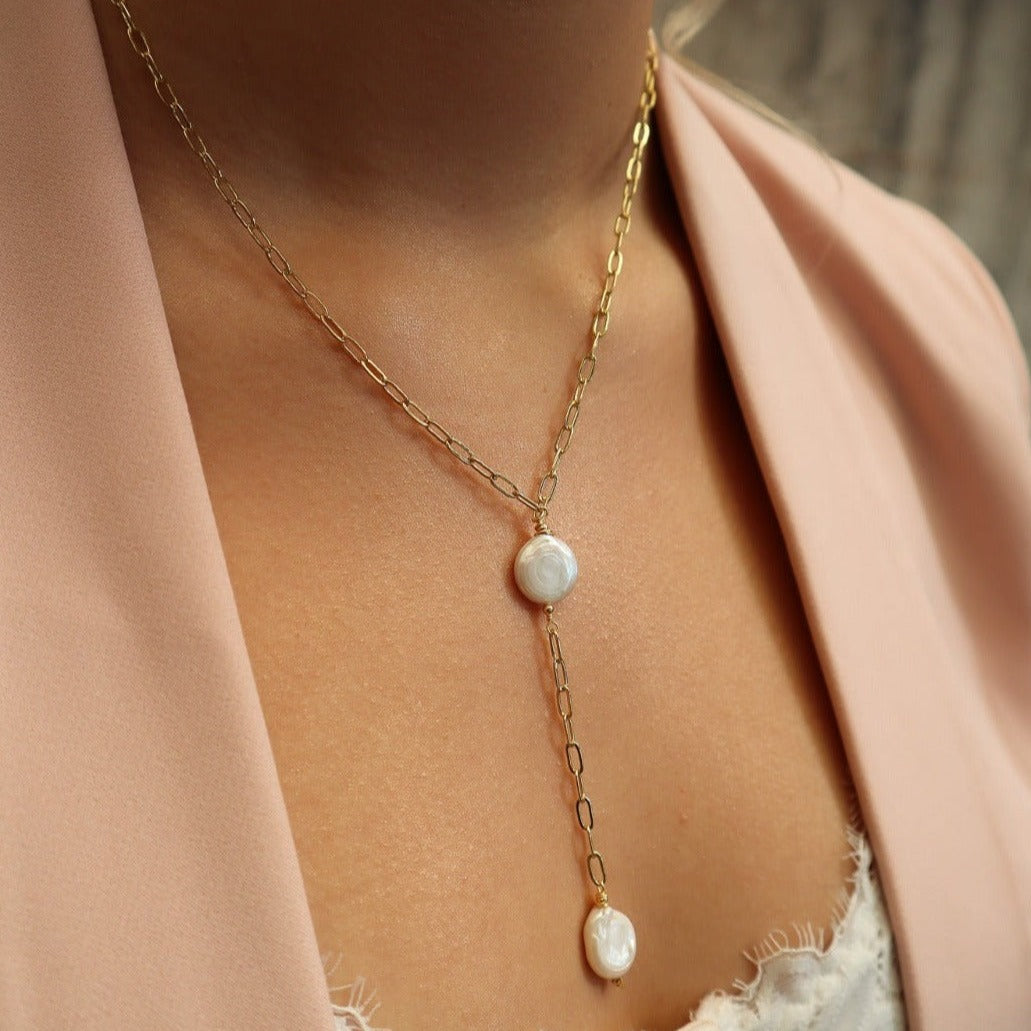 Collar Carlota Perlado Corbatín