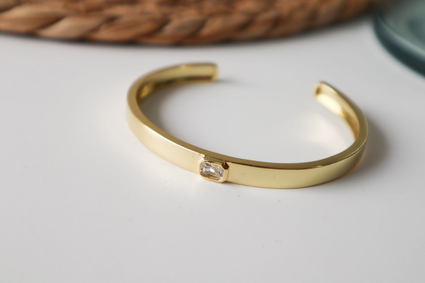 Brazalete Rígido Liso con detalle circón