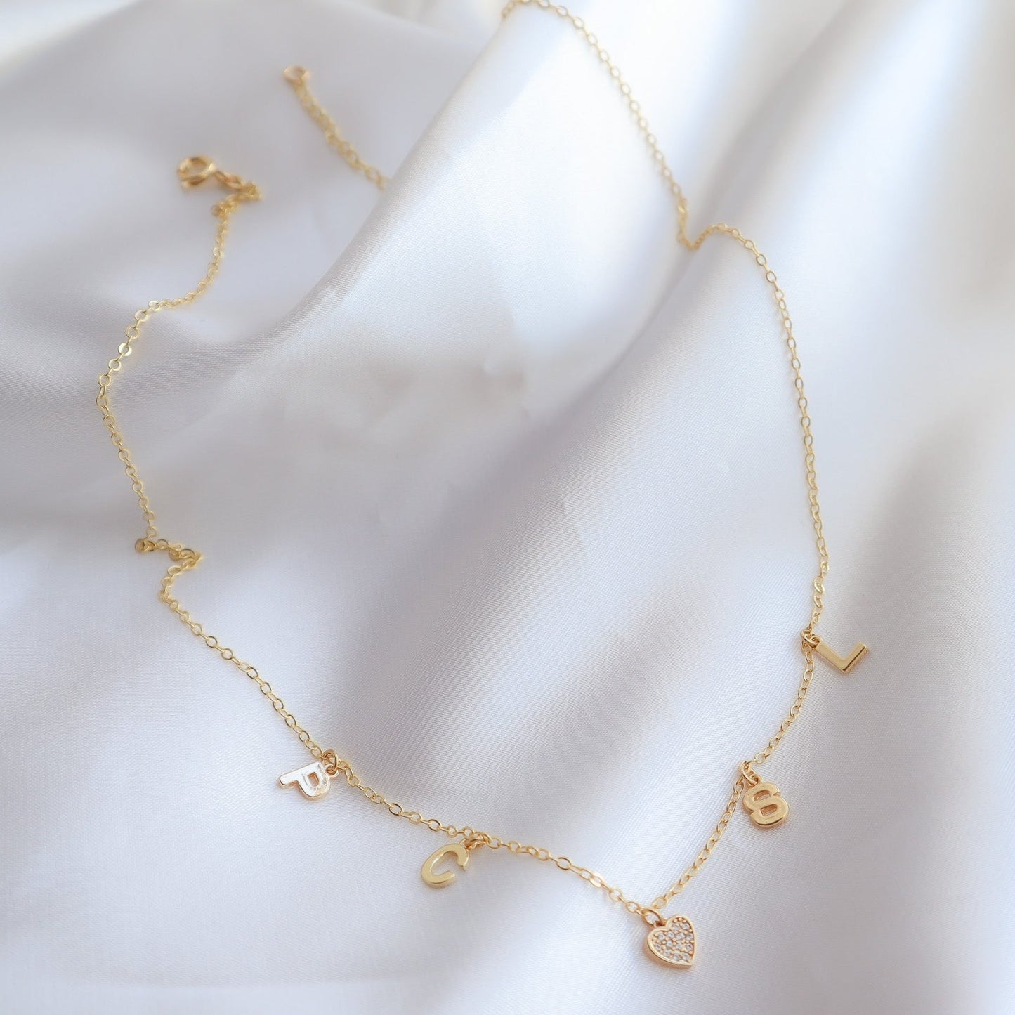 Collar de Iniciales y Corazón (Personalizado)