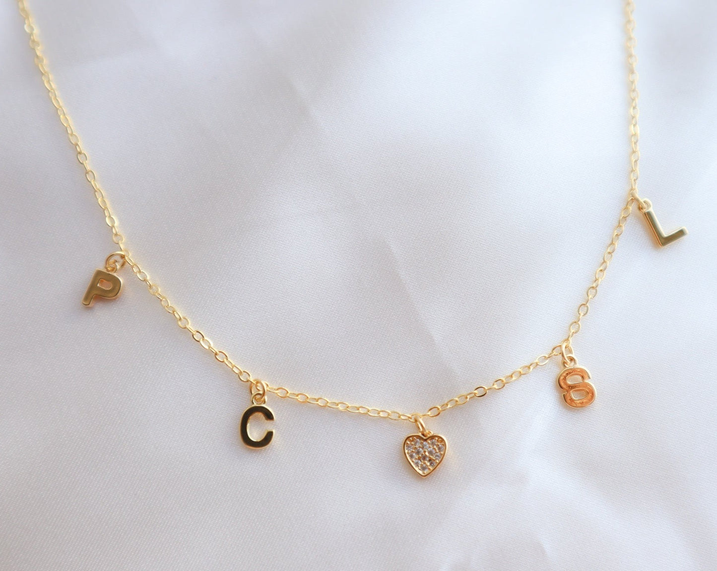 Collar de Iniciales y Corazón (Personalizado)