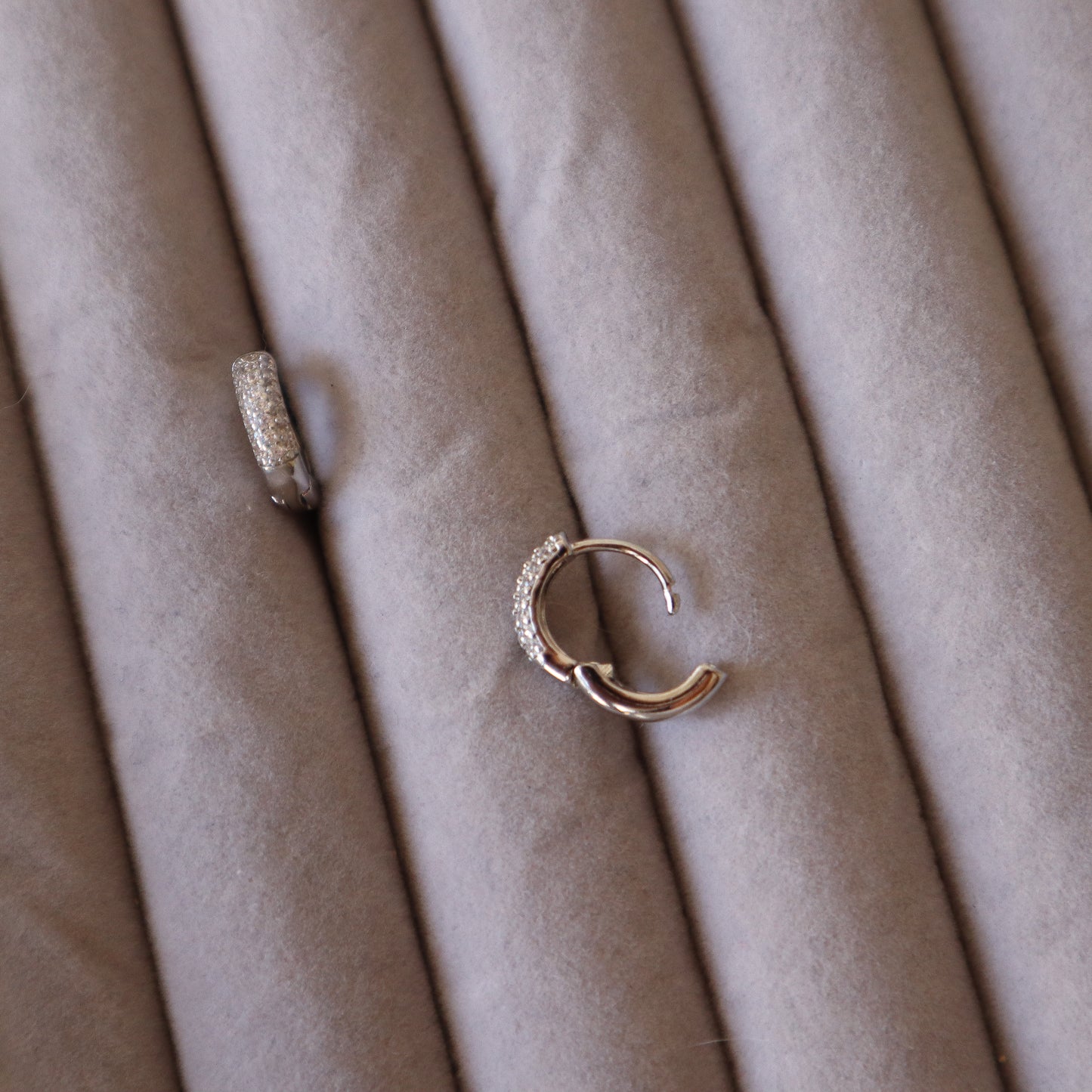 Argollas mini plateadas circon