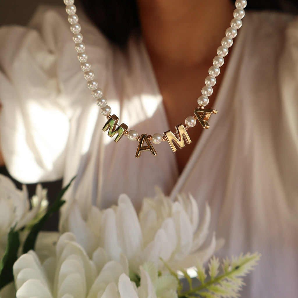 Collar perlado MAMÁ
