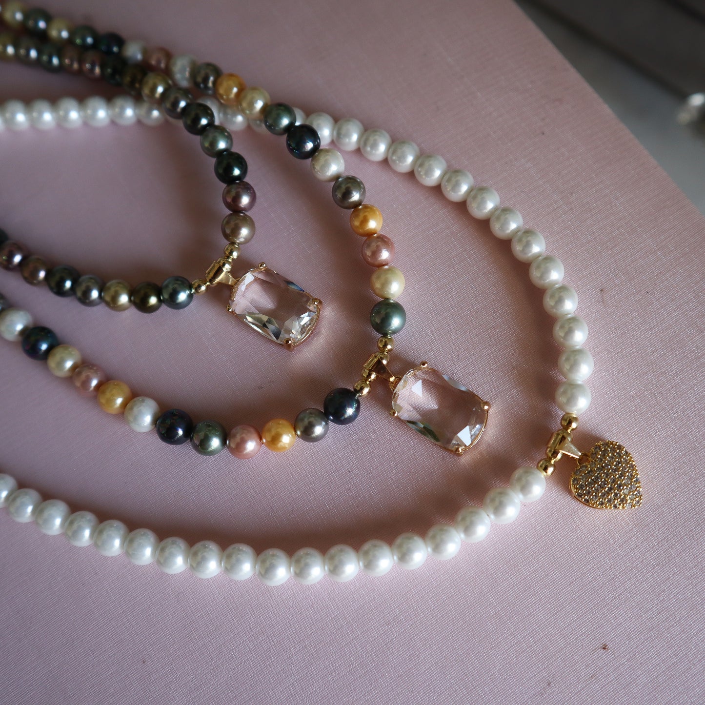 Collar perla cheka