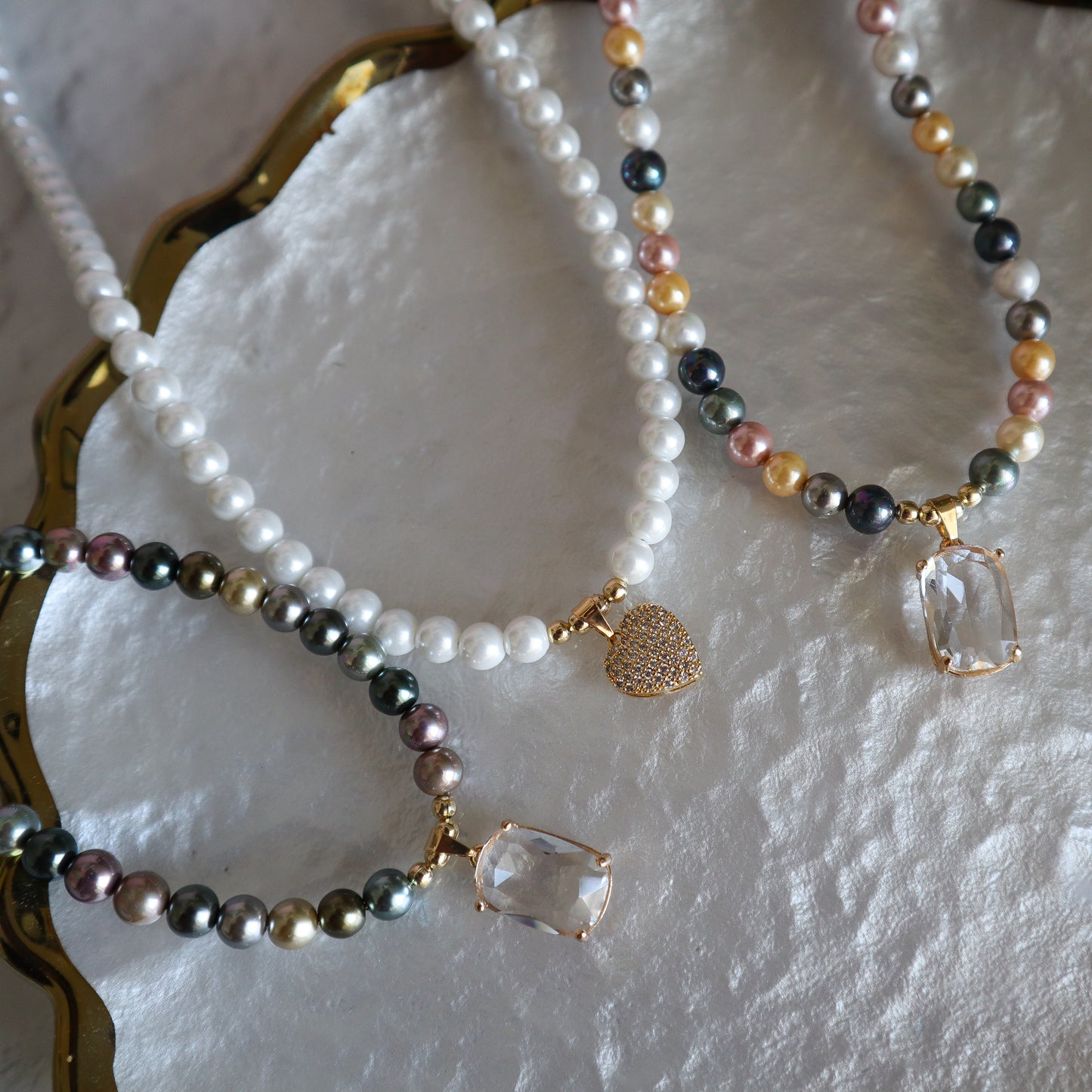 Collar perla cheka