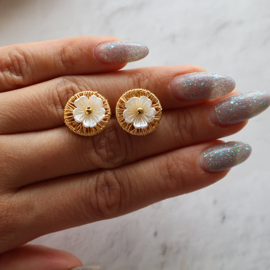 Aros boton Floreado dorado