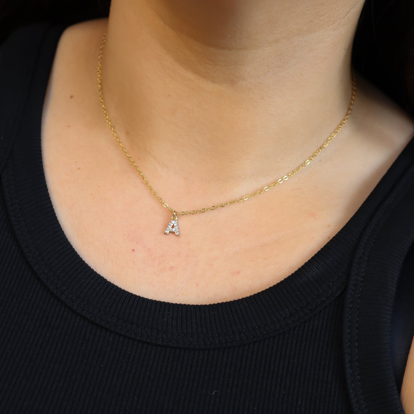 Collar con Inicial Solitaria