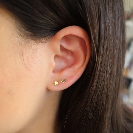 Aros mini estrellas doradas