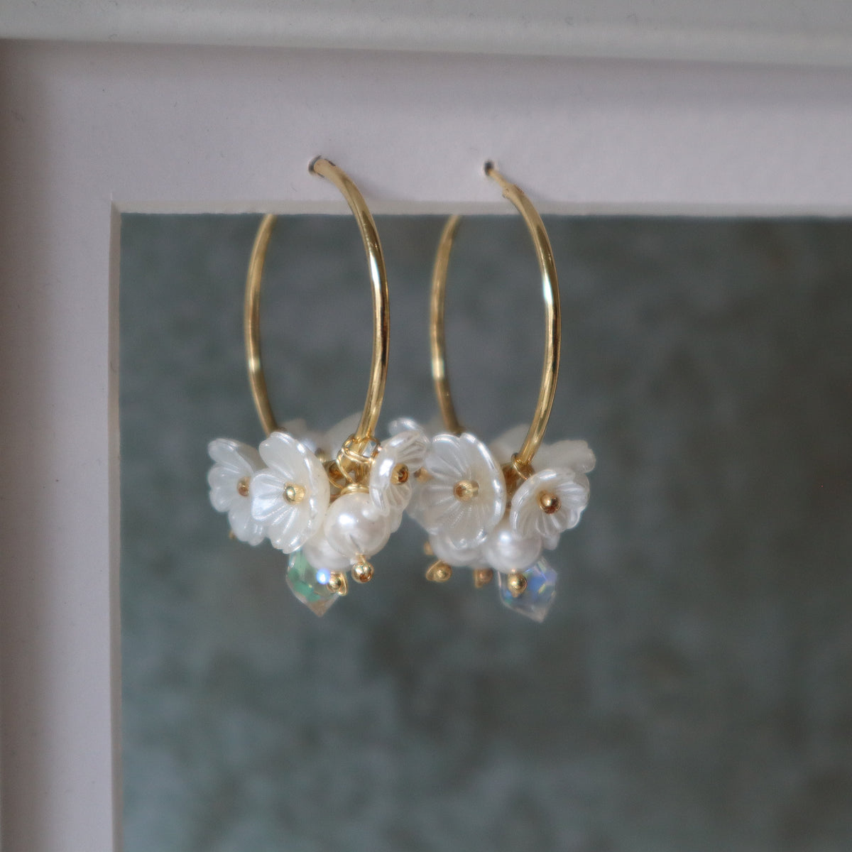 Argollas floreadas grande