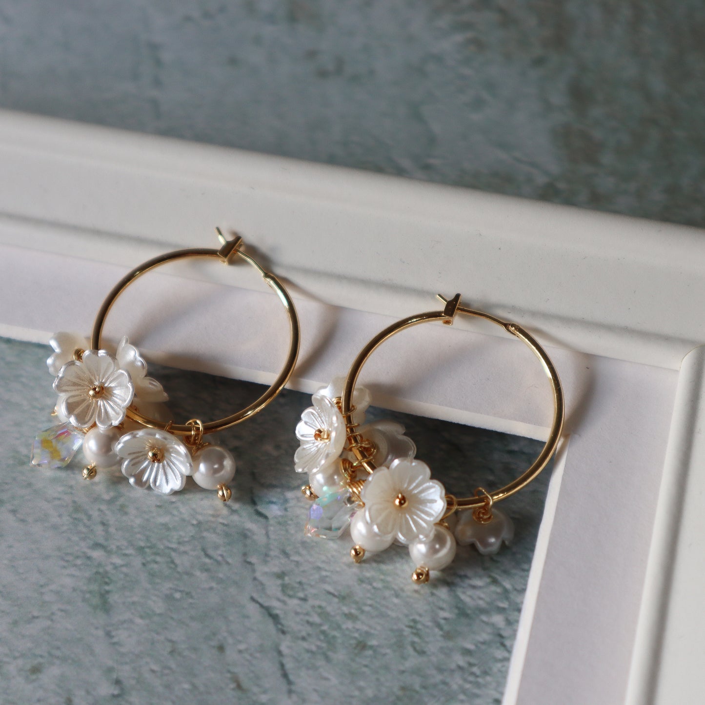 Argollas floreadas grande