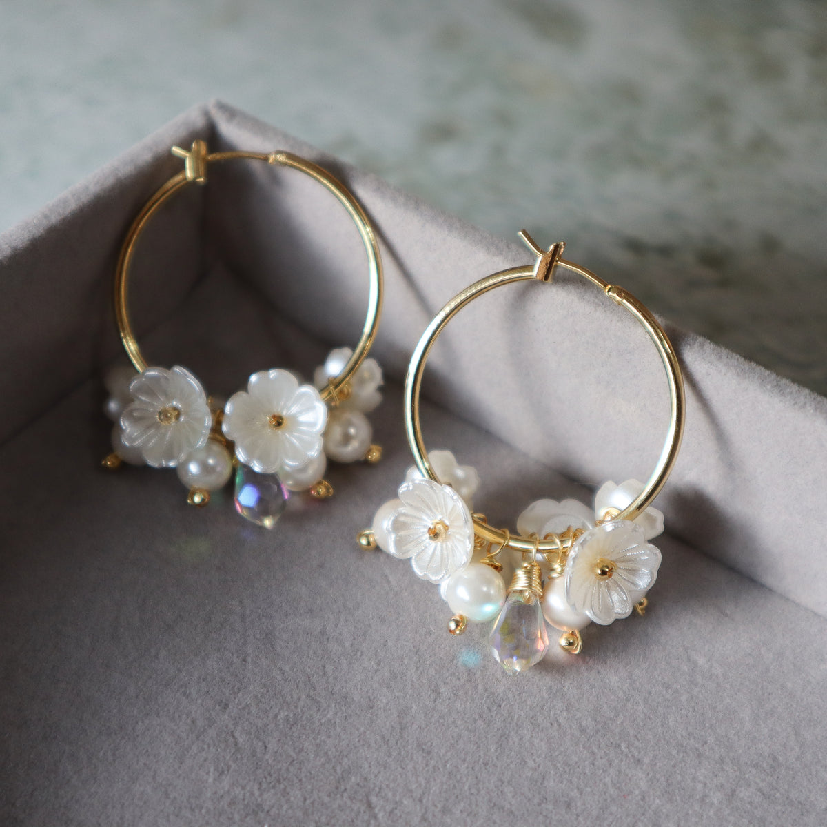 Argollas floreadas grande