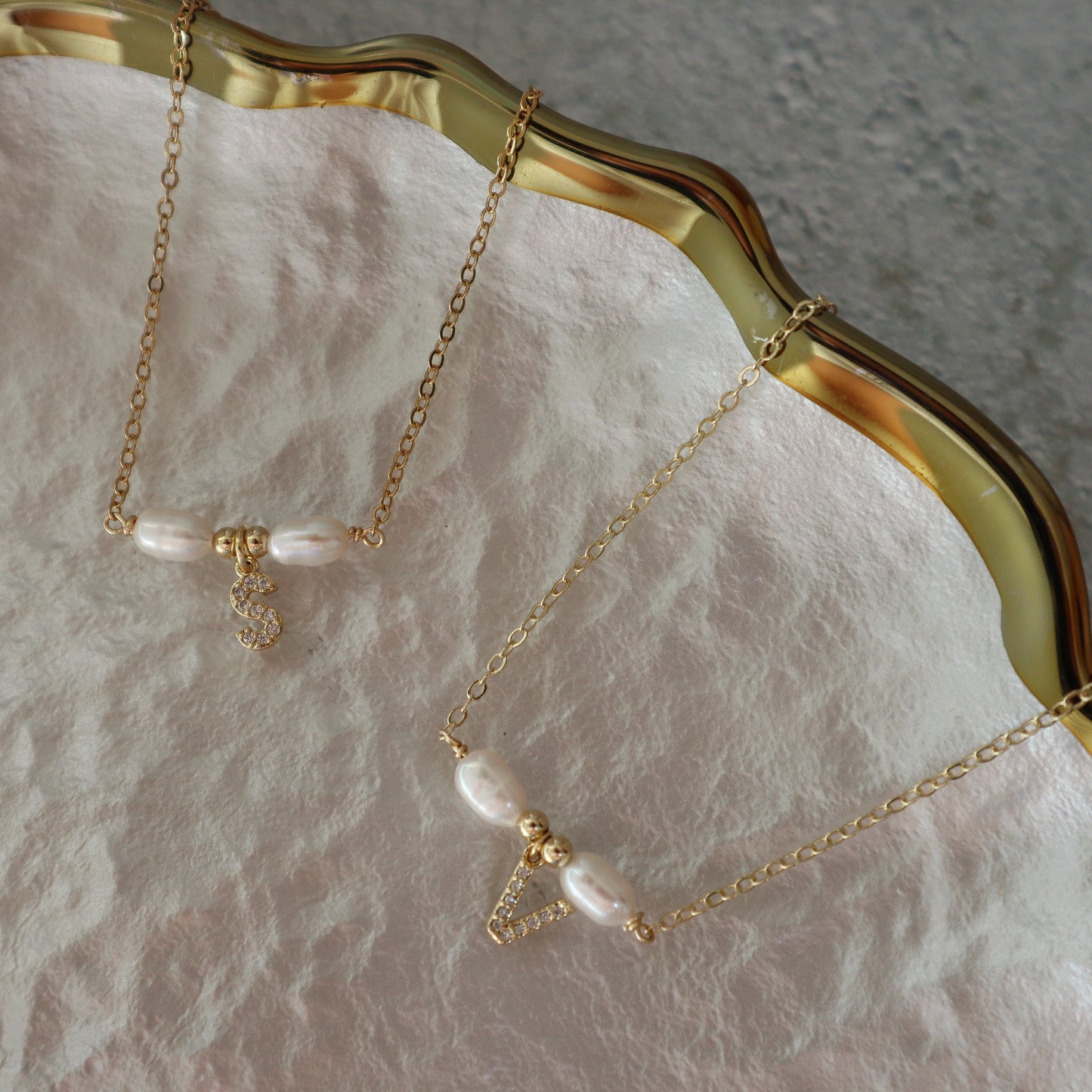 Brazalete iniciales perla