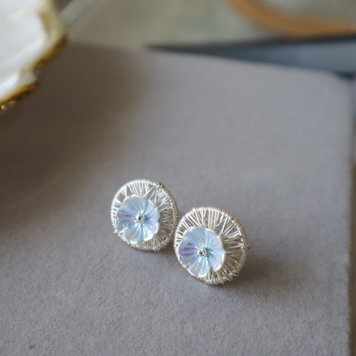 Aros boton Floreado plateado