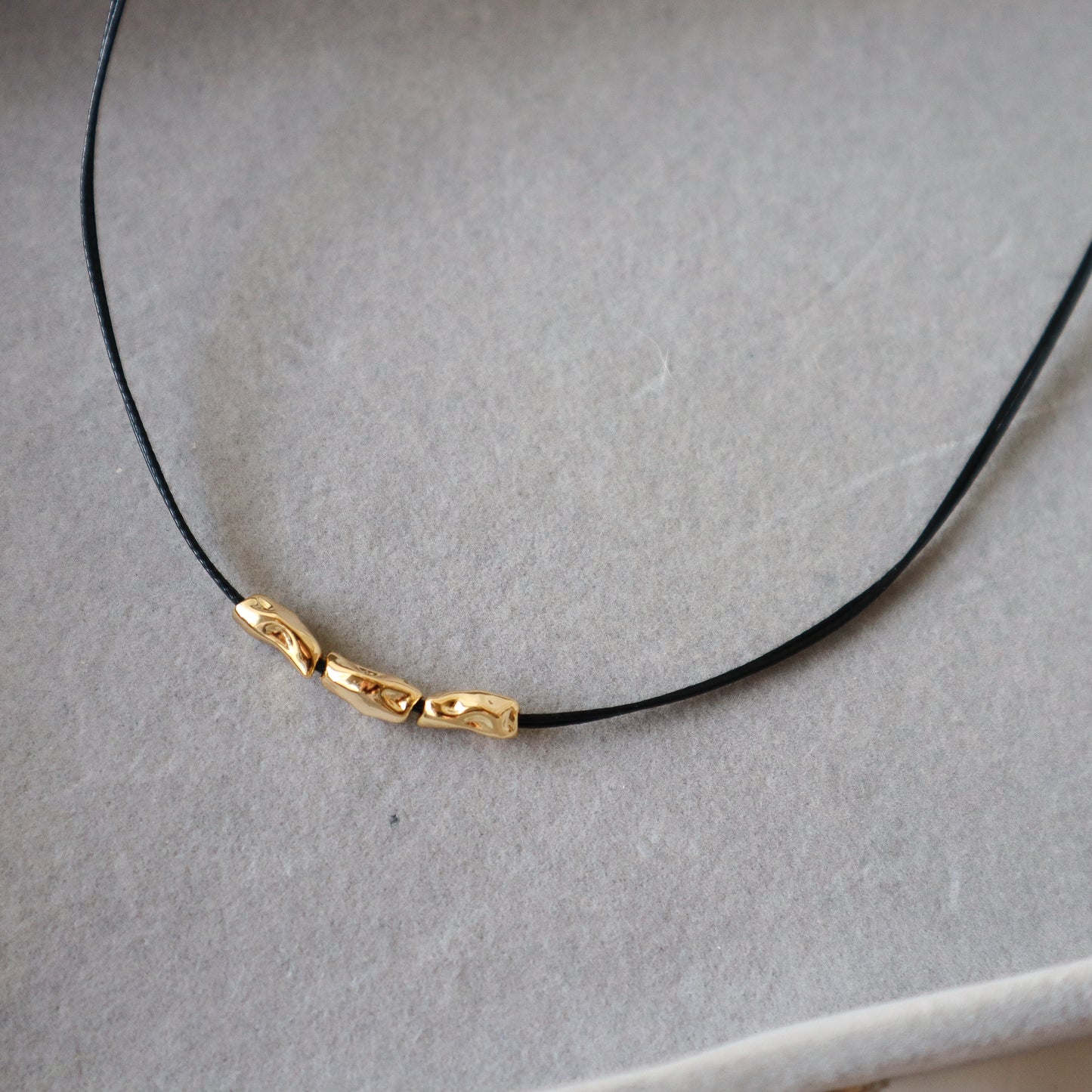 Choker Black Gold